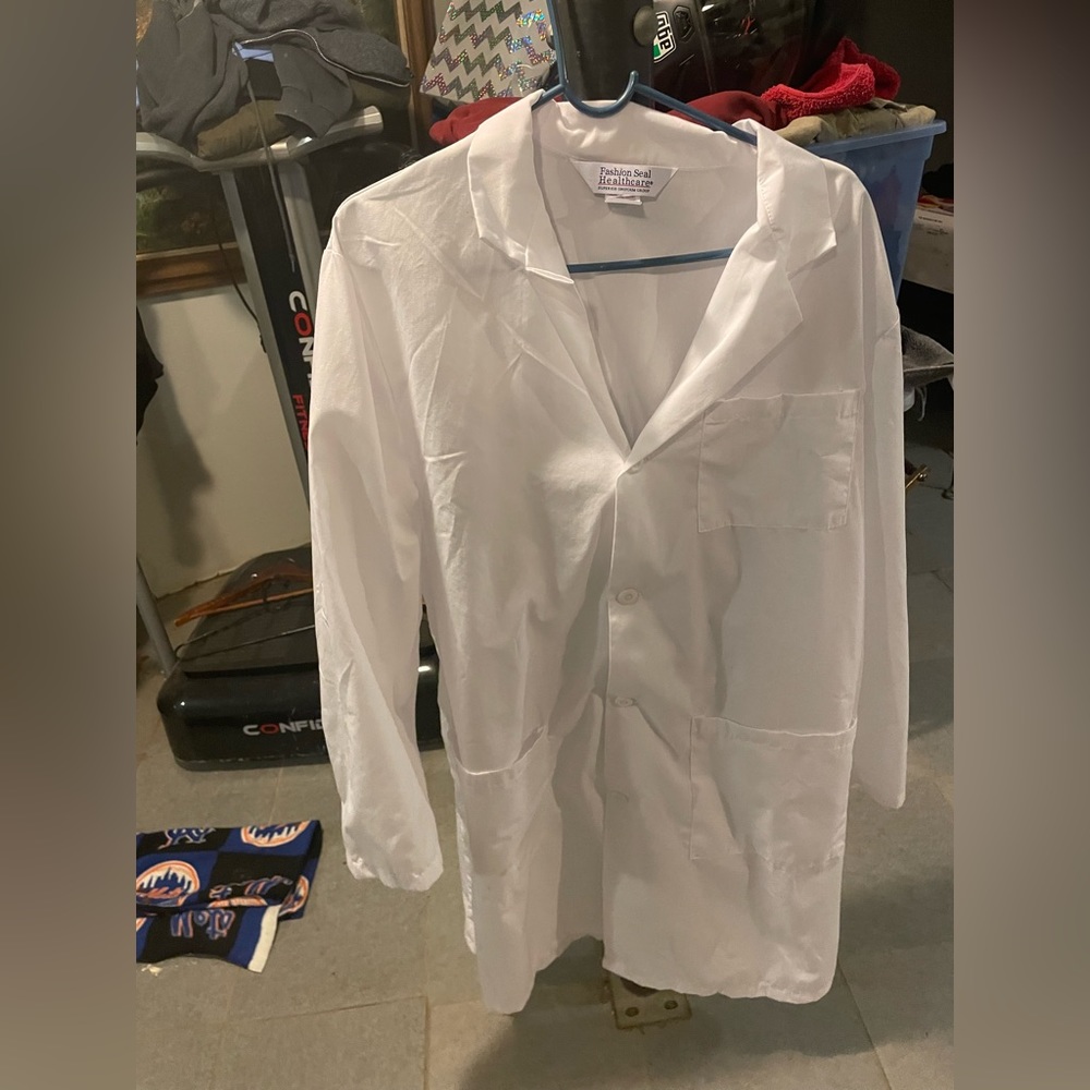 White Lab Coat - Picture 2 of 6